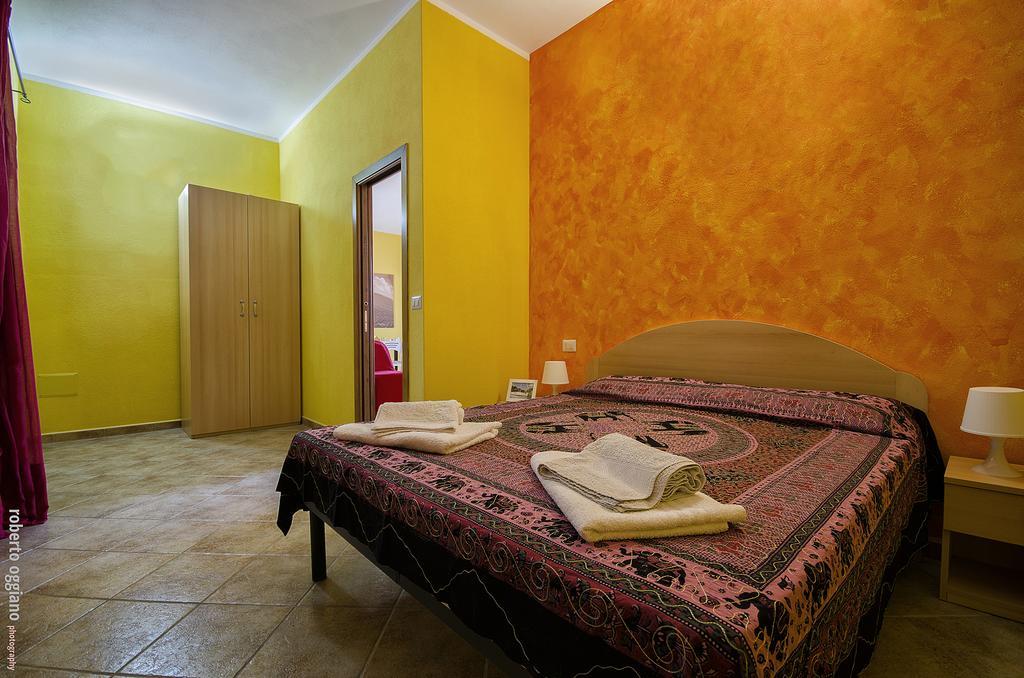 Aparthotel Residenze L'Isola Surf House à Porto Pollo Extérieur photo