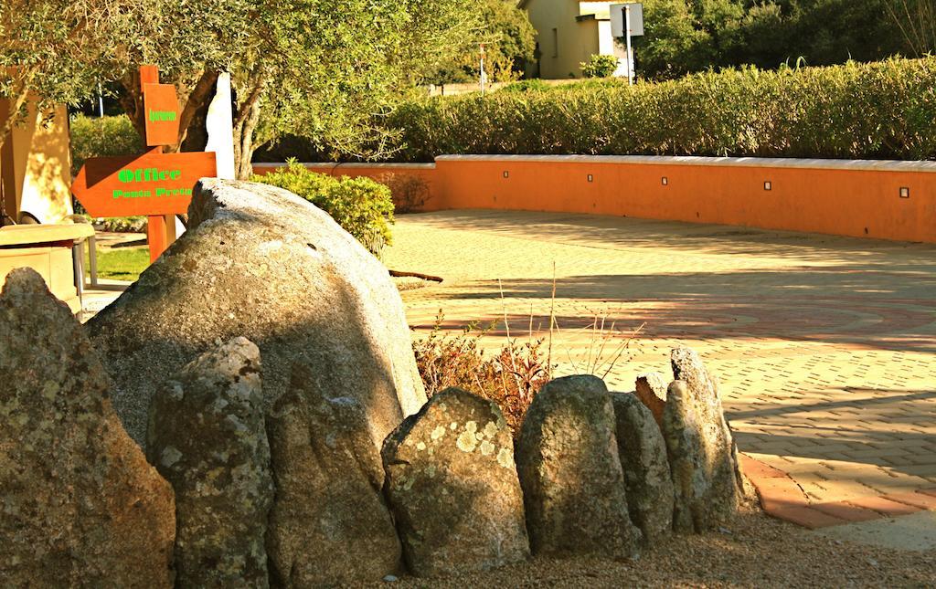 Aparthotel Residenze L'Isola Surf House à Porto Pollo Extérieur photo